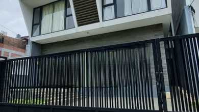 Dijual rumah Mewah di Kelapa Gading, Jakarta Utara - LT 200m²