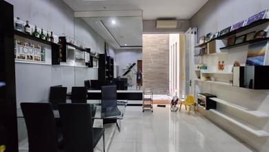 Rumah Modern LT 160 Jual di Kelapa Gading, Jakarta Utara